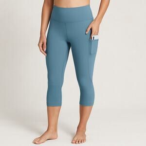 Athleta Salutation Stash Capri Leggings L Sky Blue Side Pockets Yoga